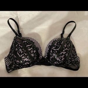 Victoria’s Secret bombshell bra